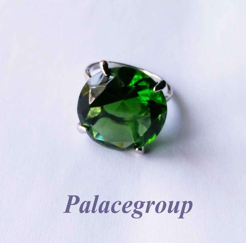Display Ring, Silver Alloy + Round Cut Simulated Emarald, Ring Size ±28mm, Dia 28.9mm, Height 18mm