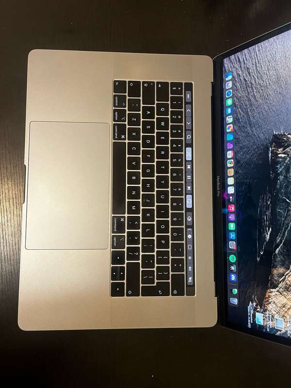 Macbook Pro 15" i7 | A1990 2018