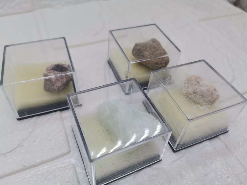 TREASURES OF THE EARTH--- STONE COLLECTION---COLLECTORS DREAM-STONE