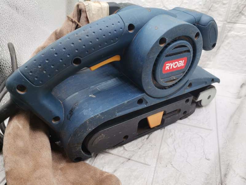 RYOBI EBS-810 BELT SANDER---PURE VALUE FOR MONEY