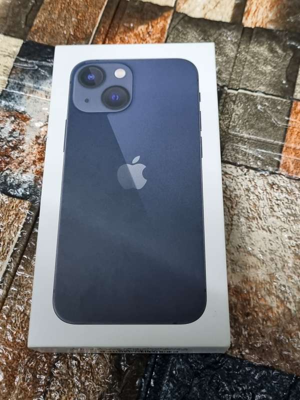 Empty Iphone boxes ( lot of 8 )