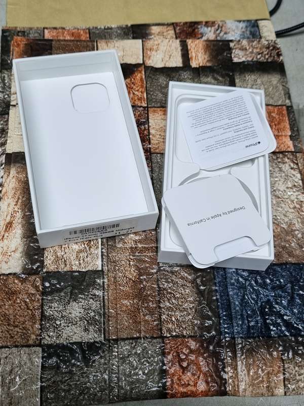 Empty Iphone boxes ( lot of 8 )