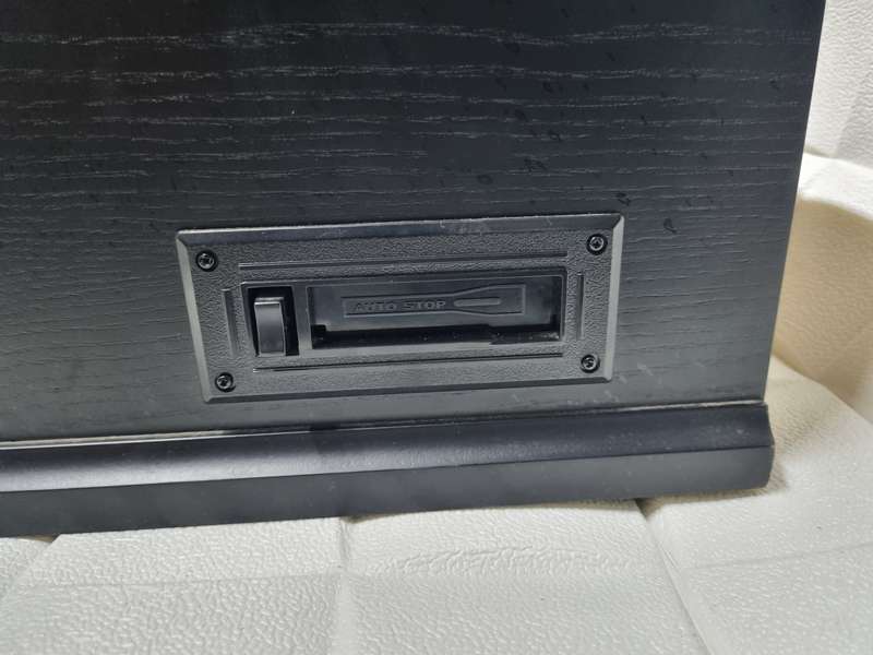 Crosley Radio and turntable CR7002A