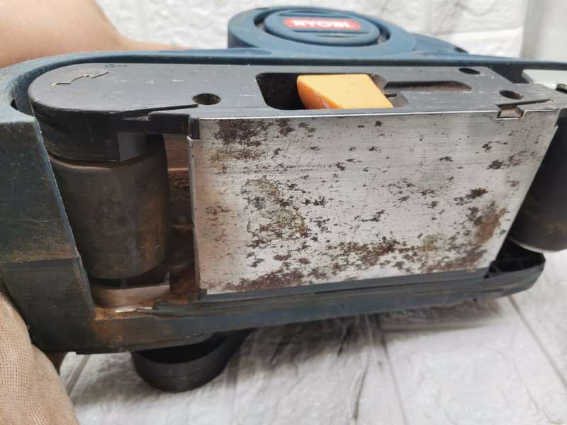 RYOBI EBS-810 BELT SANDER---PURE VALUE FOR MONEY