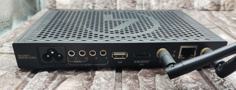 Control4 C4-EA1 V1 Controller WITH ANTENNAS BUT NO POWER CABLES