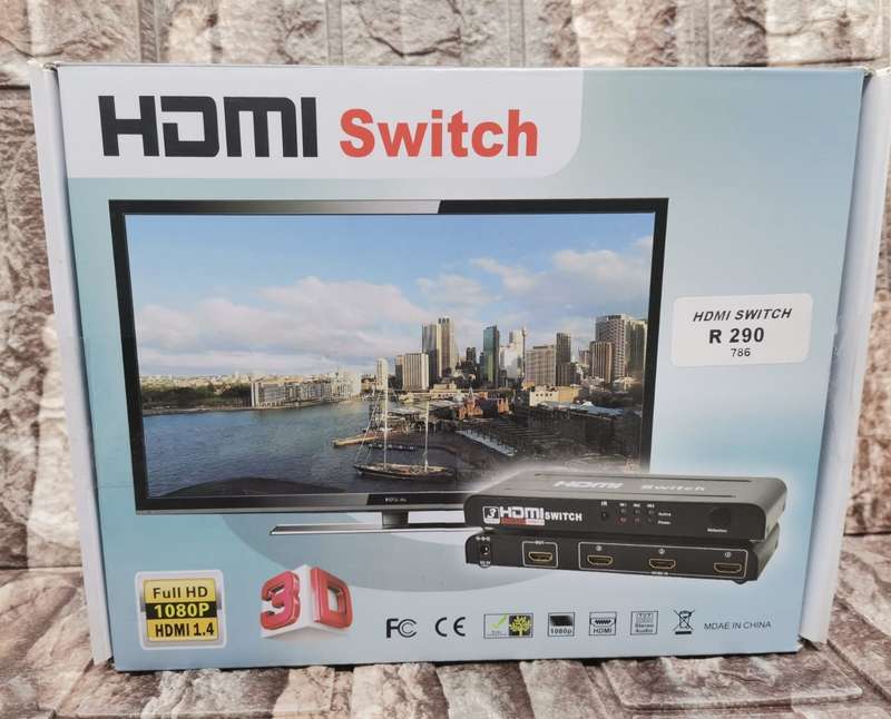HDMI 5 INPUT Switcher 1 MONITOR OUTPUT / PROJECTOR+ Remote & Adapter