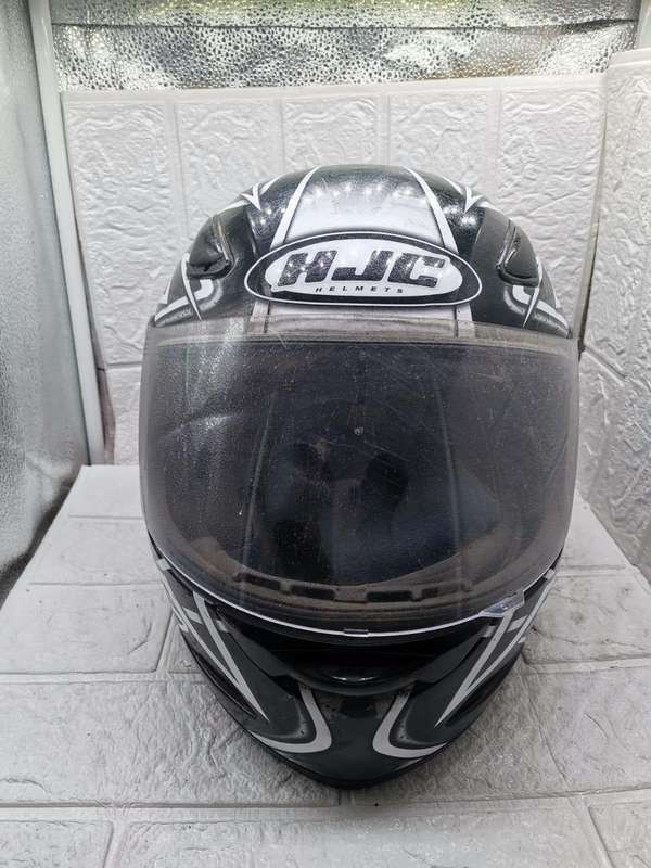 BLACK EDITION MOTORBIKE HELMET WITH GREY STRIPES