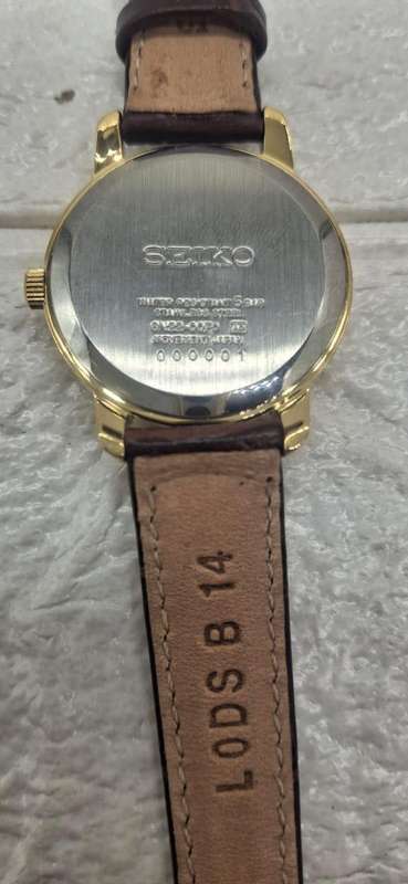SEIKO WATCH CASE- LEATHER STRAP