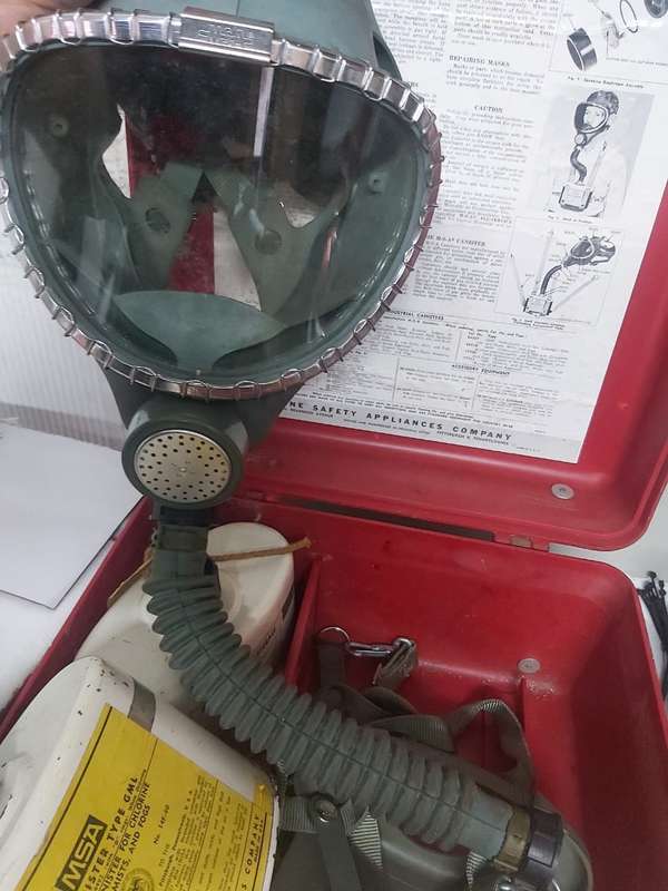 VINTAGE MSA INDUSTRIAL GAS MASK- WITH 2 GAS CANISTERS AND CASE VINTAGE