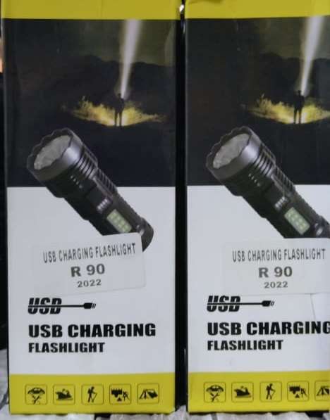 USB CHARGING FLASHLIGHT
