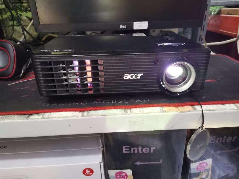 ACER ZOOM PROJECTOR X1261