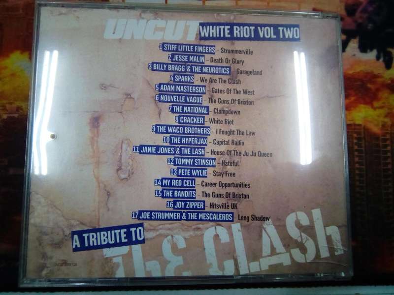 UNCUT WHITE RIOT VOL 2 --- ( BOX 1 )