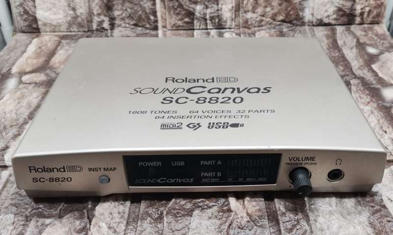 Roland SC-8820 SOUND Canvas MIDI sound module