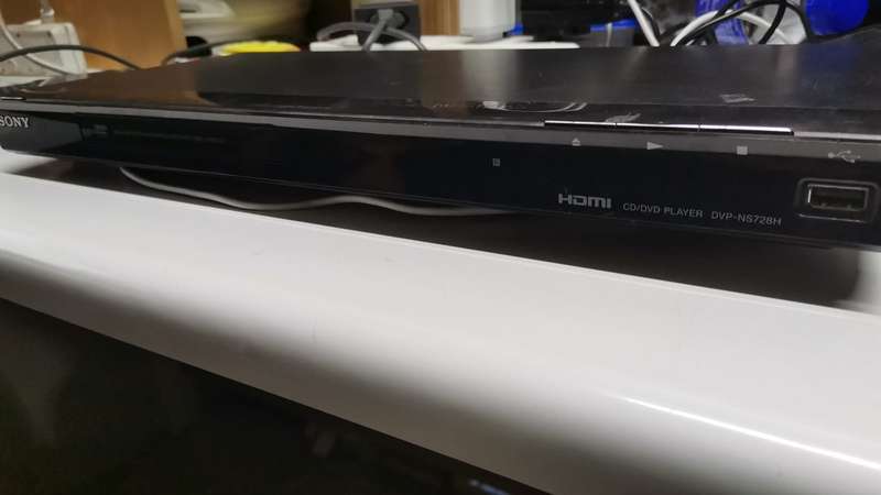 SONY DVD PLAYER/CD PLAYER AND USB----RETRO BLACK---DEAL OF A CENTURY-- DVP-NS728HP