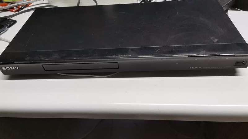 SONY DVD PLAYER/CD PLAYER AND USB----RETRO BLACK---DEAL OF A CENTURY-- DVP-NS728HP