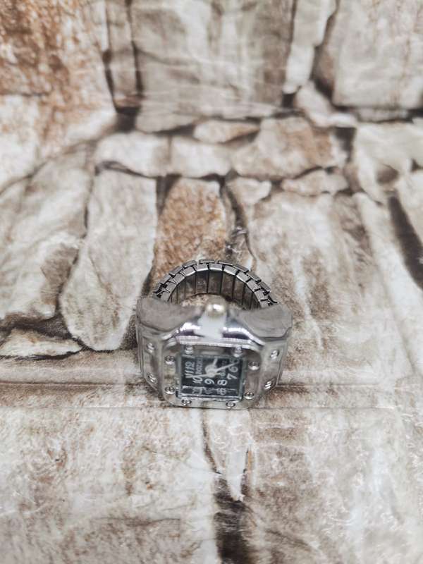 NEW TREND ---FINGER WATCH WITH STRECH BAND--ONE SIZE FITS ALL  SILVER-BLACK FACE