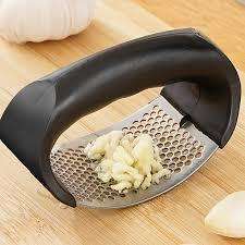 Stainless steel and plastic kitchen rocker garlic press, 107 mm x 56 mm x 70 mm size