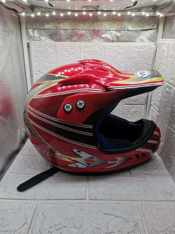 MOTORBIKE HELMET RED