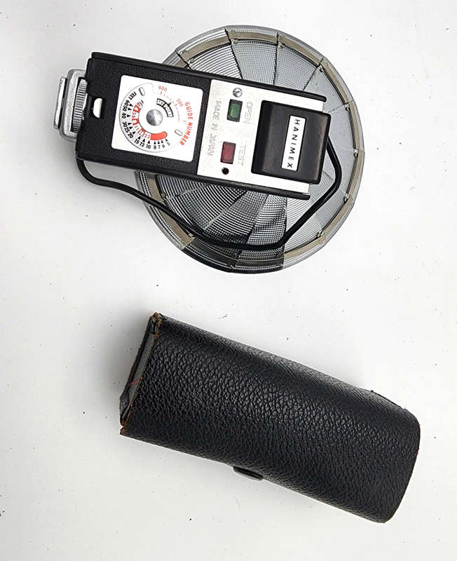 Hanimex Vintage Flash Gun with 6 - Flash Bulbs