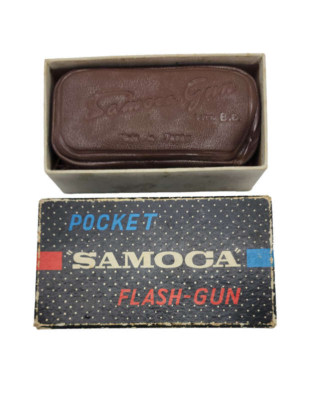Vintage Pocket Samoca Flash-Gun with 6 Flash Bulbs