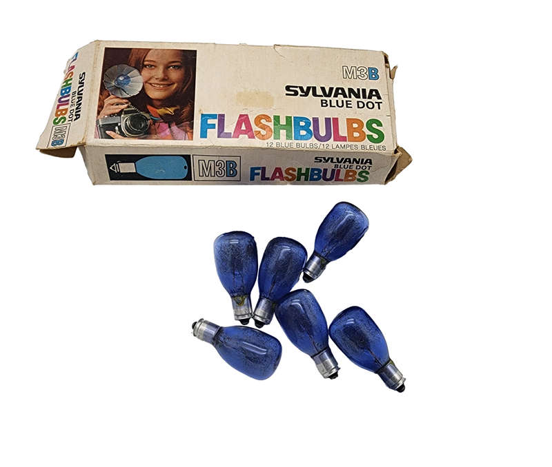 Vintage Pocket Samoca Flash-Gun with 6 Flash Bulbs