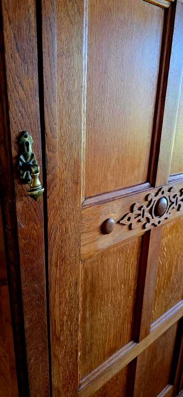 Rare Waring & Gillow Antique Oak Wardrobe  Early 1900, Exquisite Craftsmanship.
