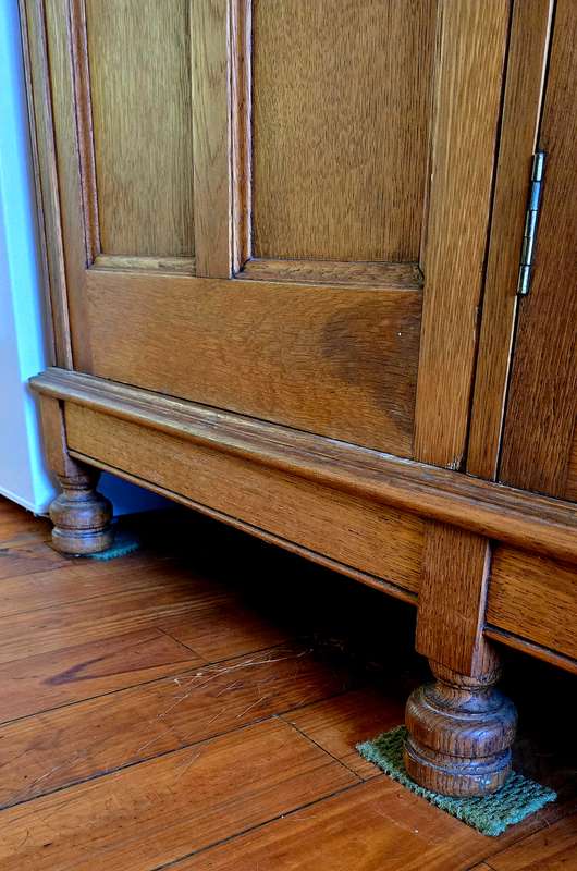 Rare Waring & Gillow Antique Oak Wardrobe  Early 1900, Exquisite Craftsmanship.