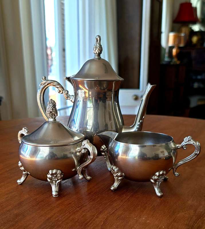 Exquisite Tea Set with Tea Pot Milk Jug & Sugar Bowl. Platted Silver.