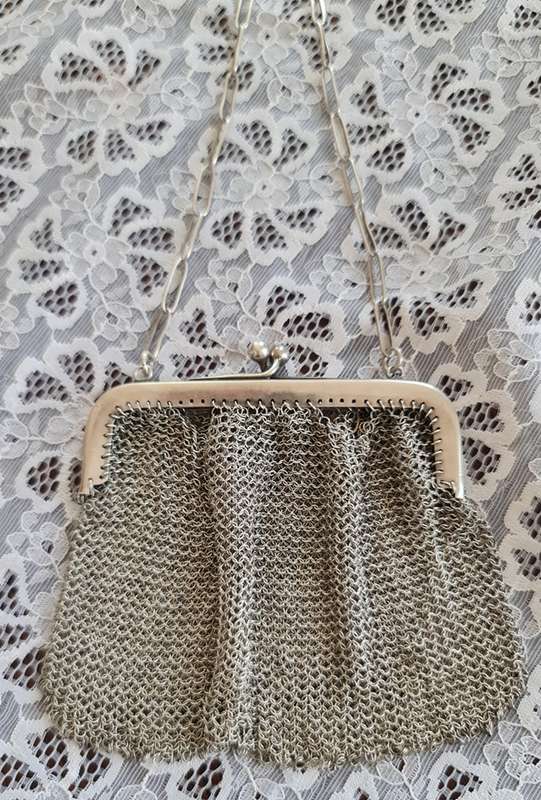 Antique money purse! Solid STERLING SILVER, marked sterlin with a paperclip style chain