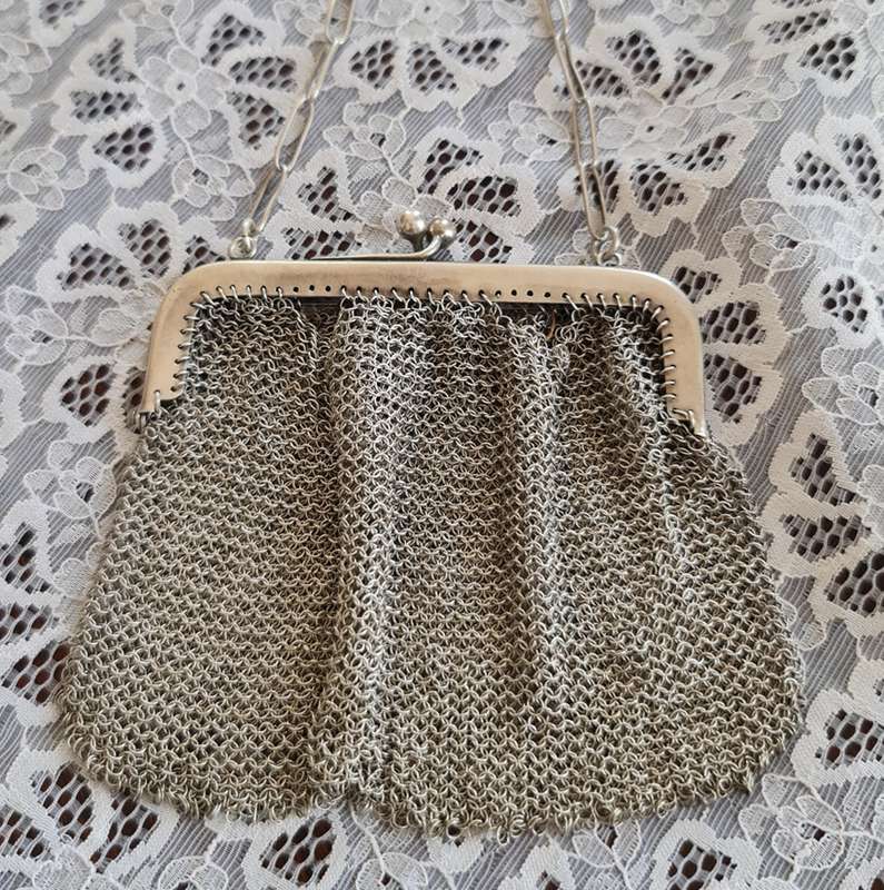 Antique money purse! Solid STERLING SILVER, marked sterlin with a paperclip style chain
