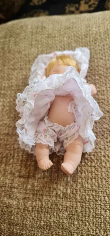 Porcelain Baby Doll. Vintage Effanbee Doll Company Porcelain.  The cutest little porcelain doll.