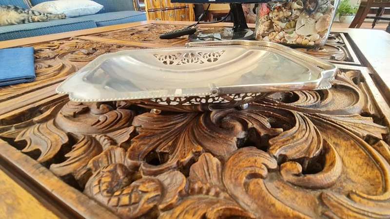 Highly decorative silverplated centre piece tray with little feet. Pretty pierced decor piece