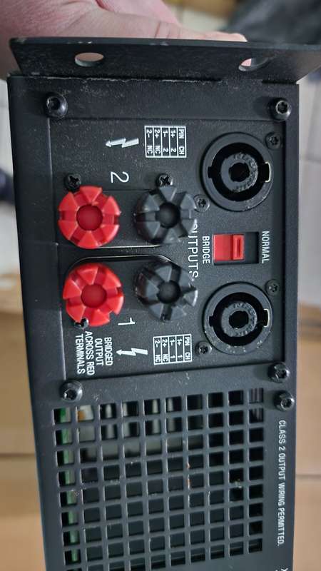 Crown XS500 2-Channel Power Amplifier  *** Read Description - Protect Mode Fault ***