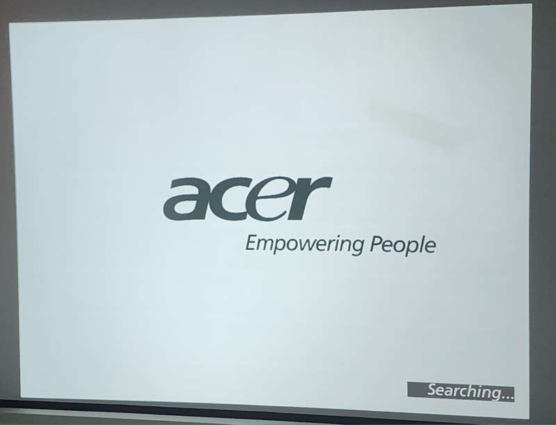 Acer PD523 XGA DLP Projector (2400 Lumens)