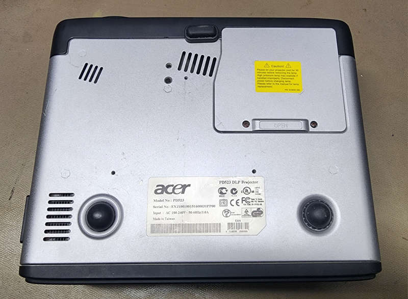 Acer PD523 XGA DLP Projector (2400 Lumens)
