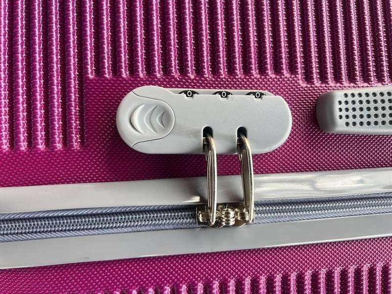 3-Piece Dark Pink HardShell Luggage Set-Spinner Wheels,Built-In Lock,Lightweight,Fast SA  Delivery