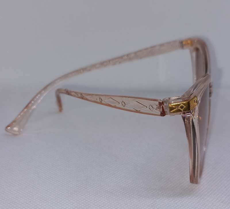 Woman's sunglasses