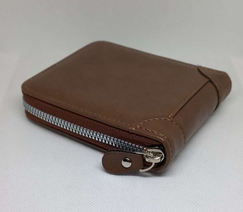 Mens vintage style short wallet with full zipper closure