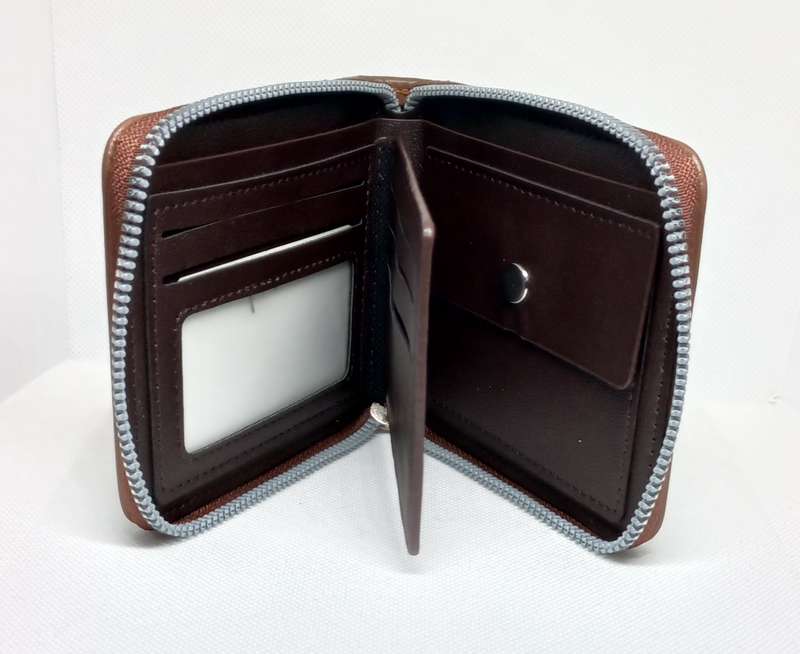 Mens vintage style short wallet with full zipper closure