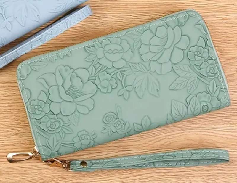 Vintage floral embossed large purse - green