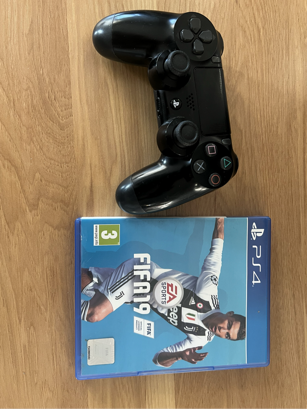PS4 slim + FIFA 19