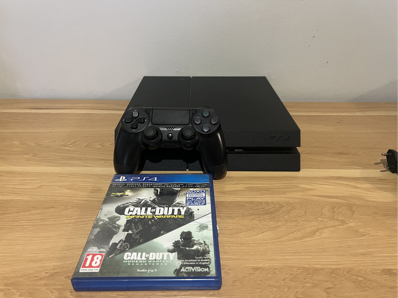PlayStation 4 (PS4) + Call of Duty: Infinite Warfare  Good Condition