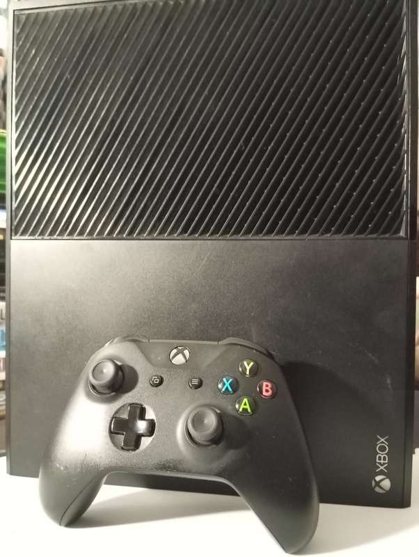 XBOX ONE 1TB Good Condition + Forza 6 Great price!!!