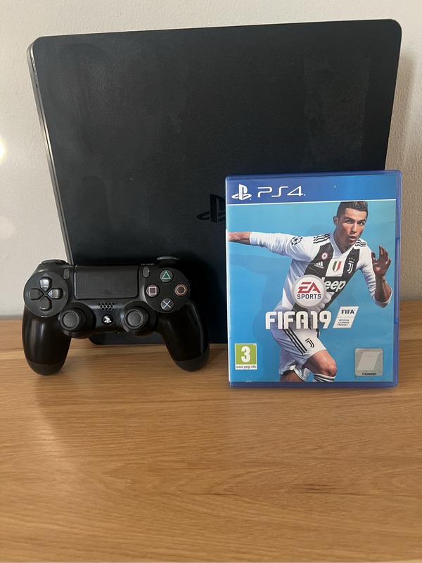 PS4 slim + FIFA 19