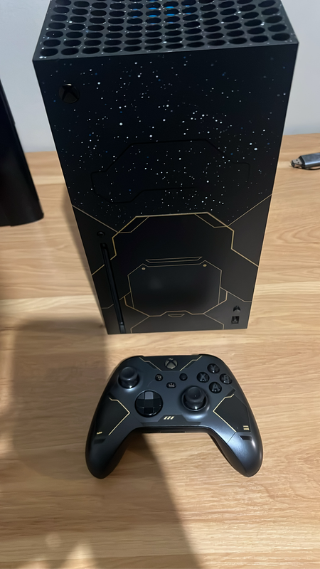 XBox Series X  Halo Infinite Limited Edition (1TB)
