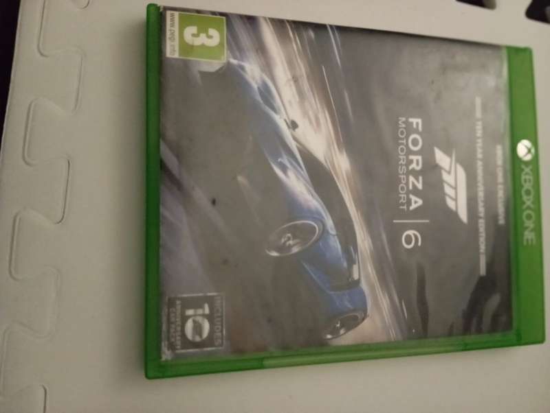 XBOX ONE 1TB Good Condition + Forza 6 Great price!!!