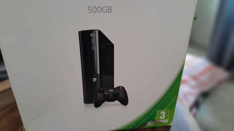 Xbox 360 500GB Bundle (With Box) + 3 GAMES