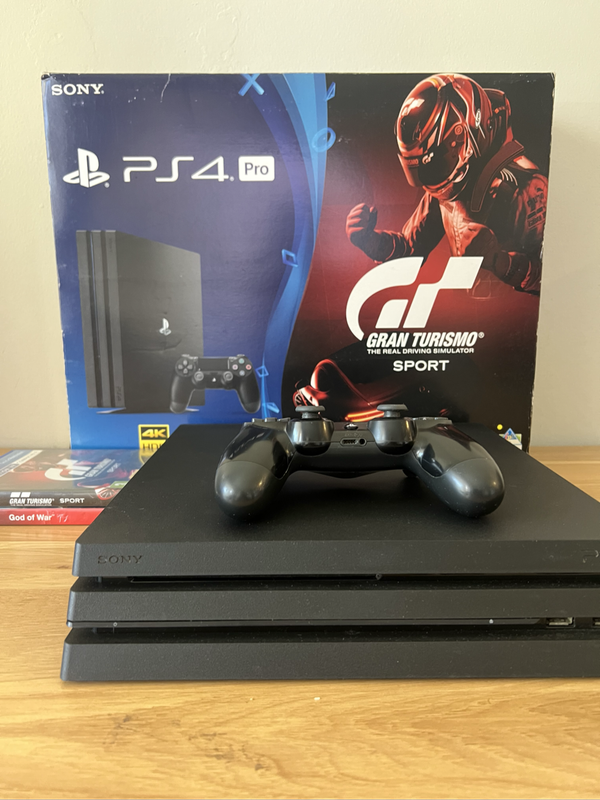 PlayStation 4 Pro Bundle  Gran Turismo 7 + God of War