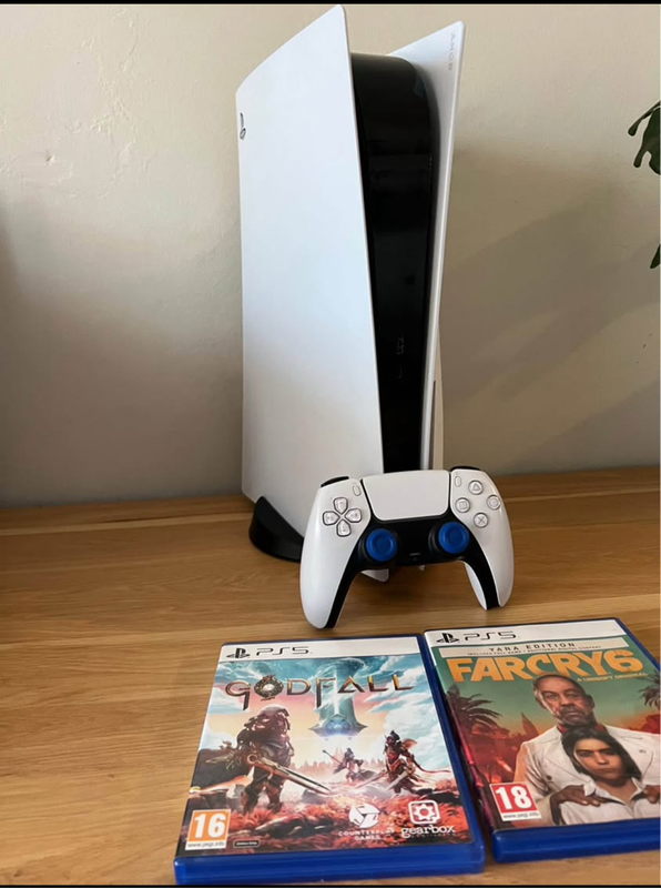 PlayStation 5 Disc Edition + Two games