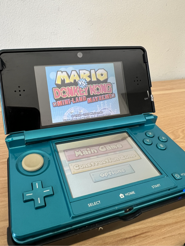 NINTENDO 3DS BLUE + MARIO VS DONKEY KONG FUN BUNDLE 